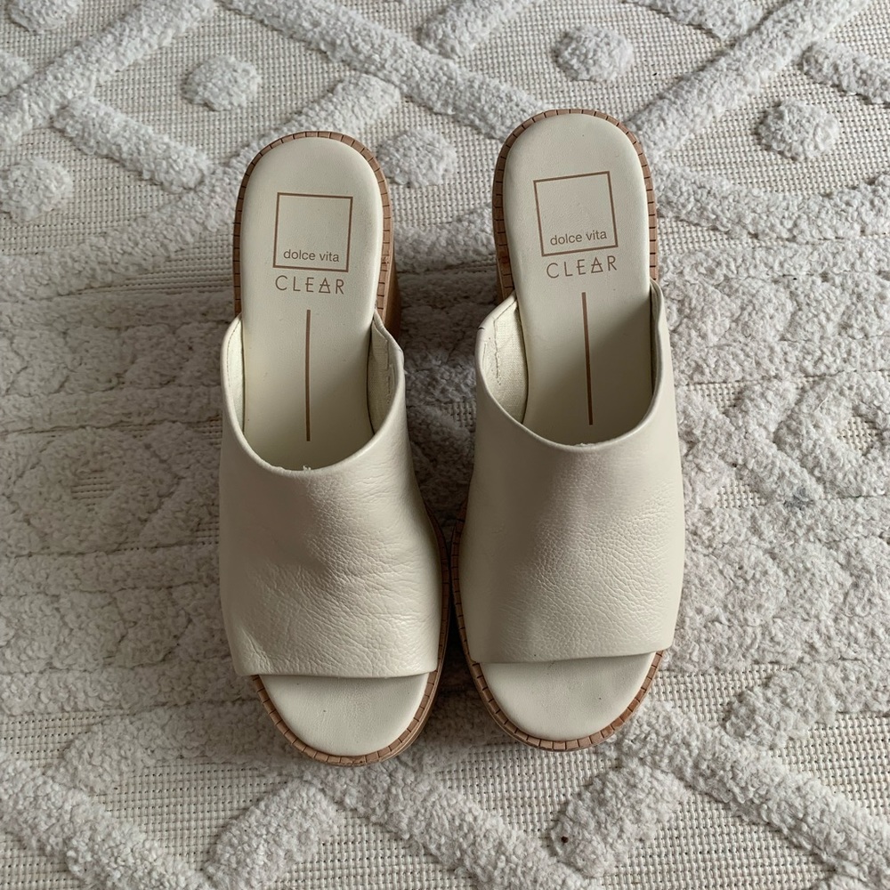 Dolce Vita 7.5 platform sandal